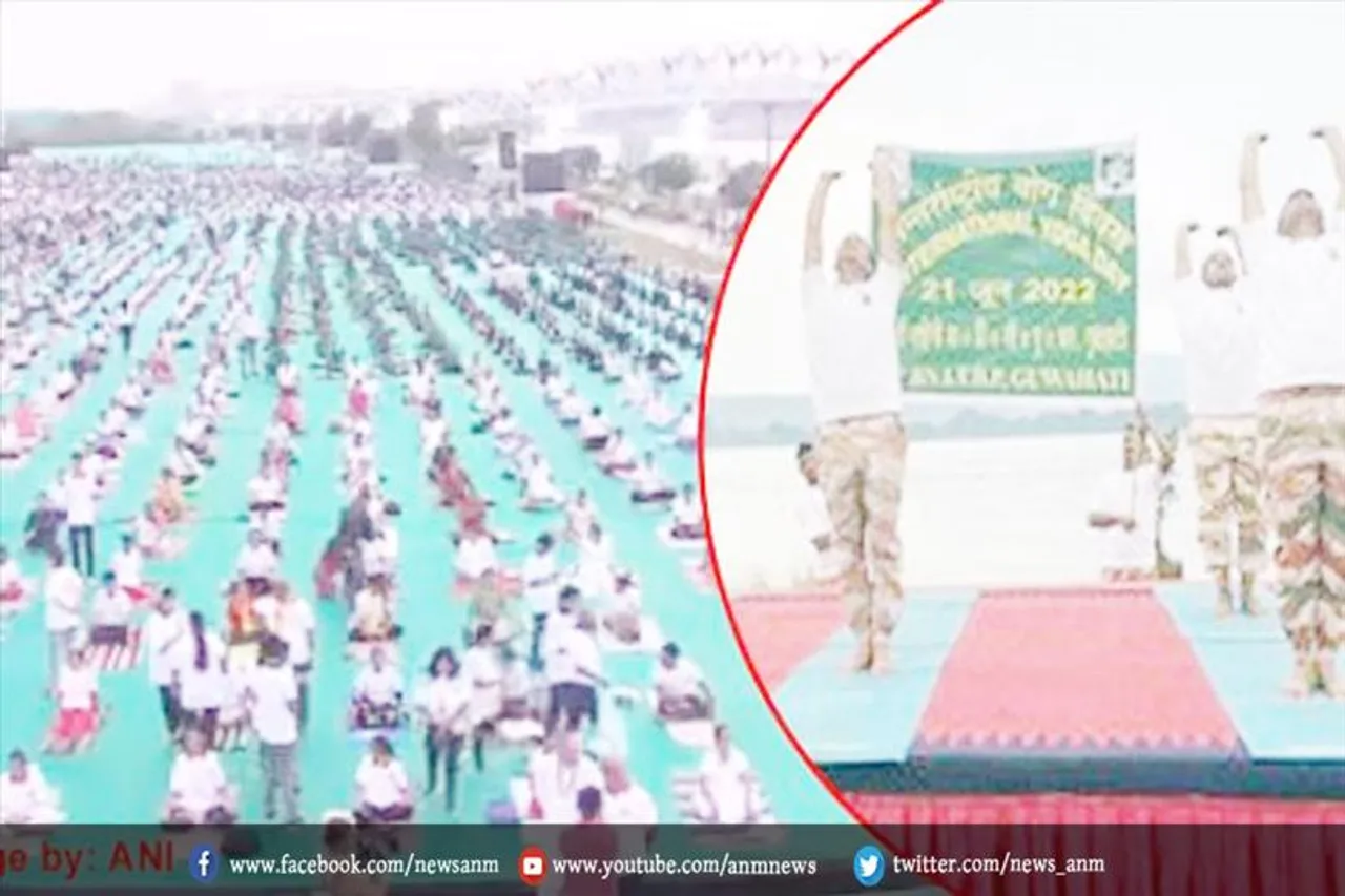 दुनिया भर में योग दिवस की धूम