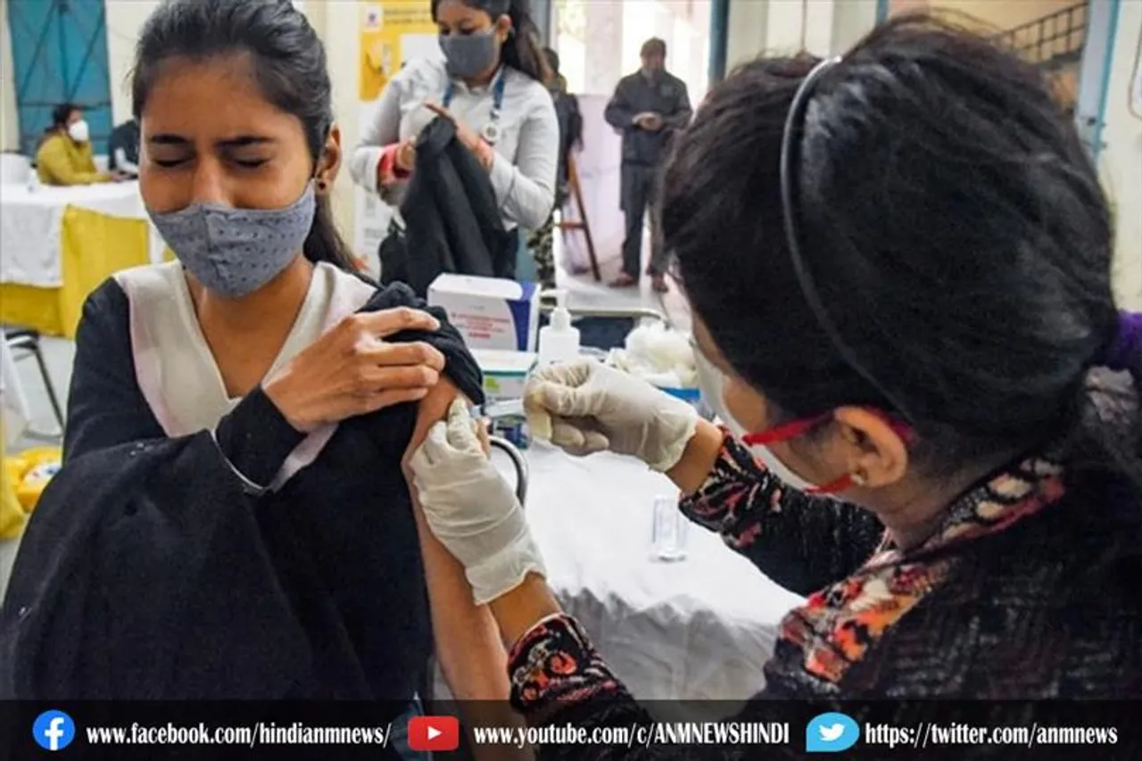 देश में 42 प्रतिशत किशोर व किशोरियों को लगी टीके की पहली खुराक