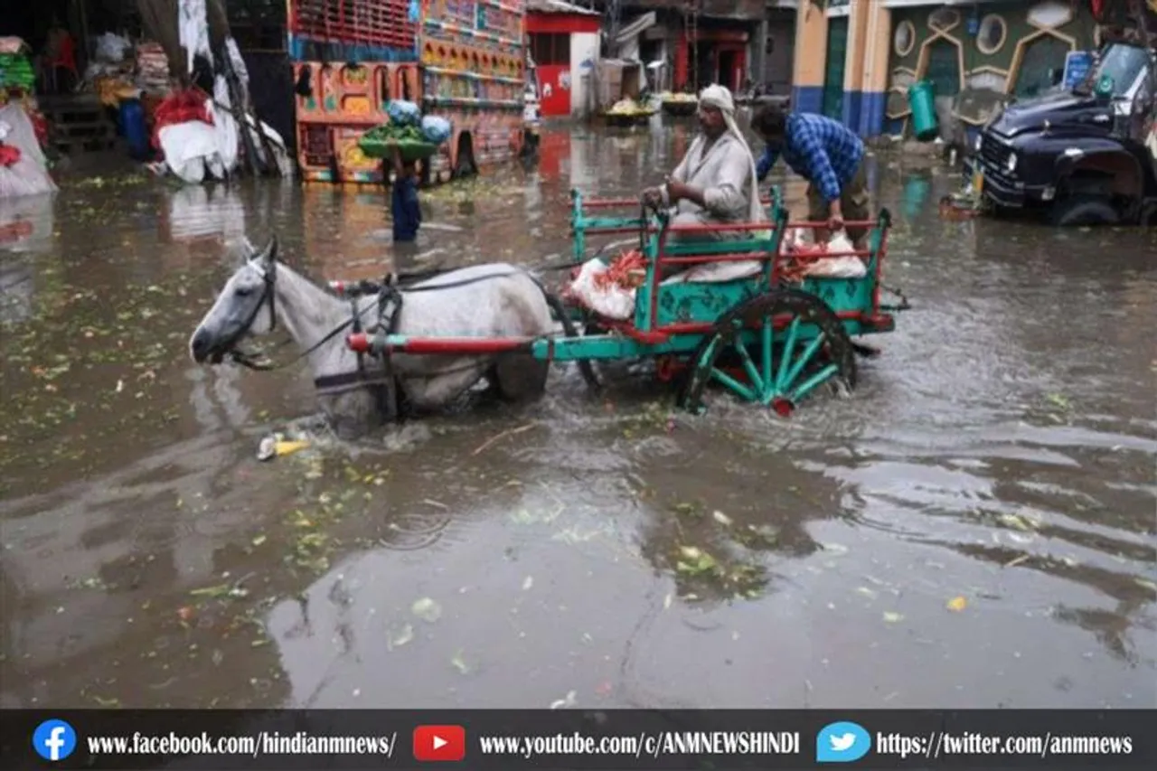 पाकिस्तान में भारी बारिश से 12 लोगों की मौत