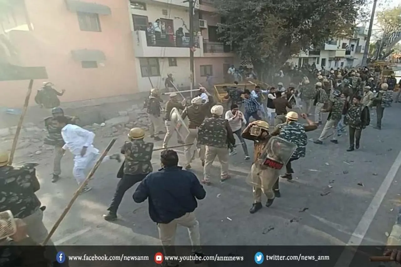 पंचकूला में सरपंचों पर लाठीचार्ज