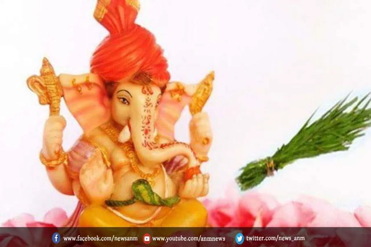 बुधवार के दिन गणपति को चढ़ाएं ये 5 चीजें धन में होगी वृद्धि