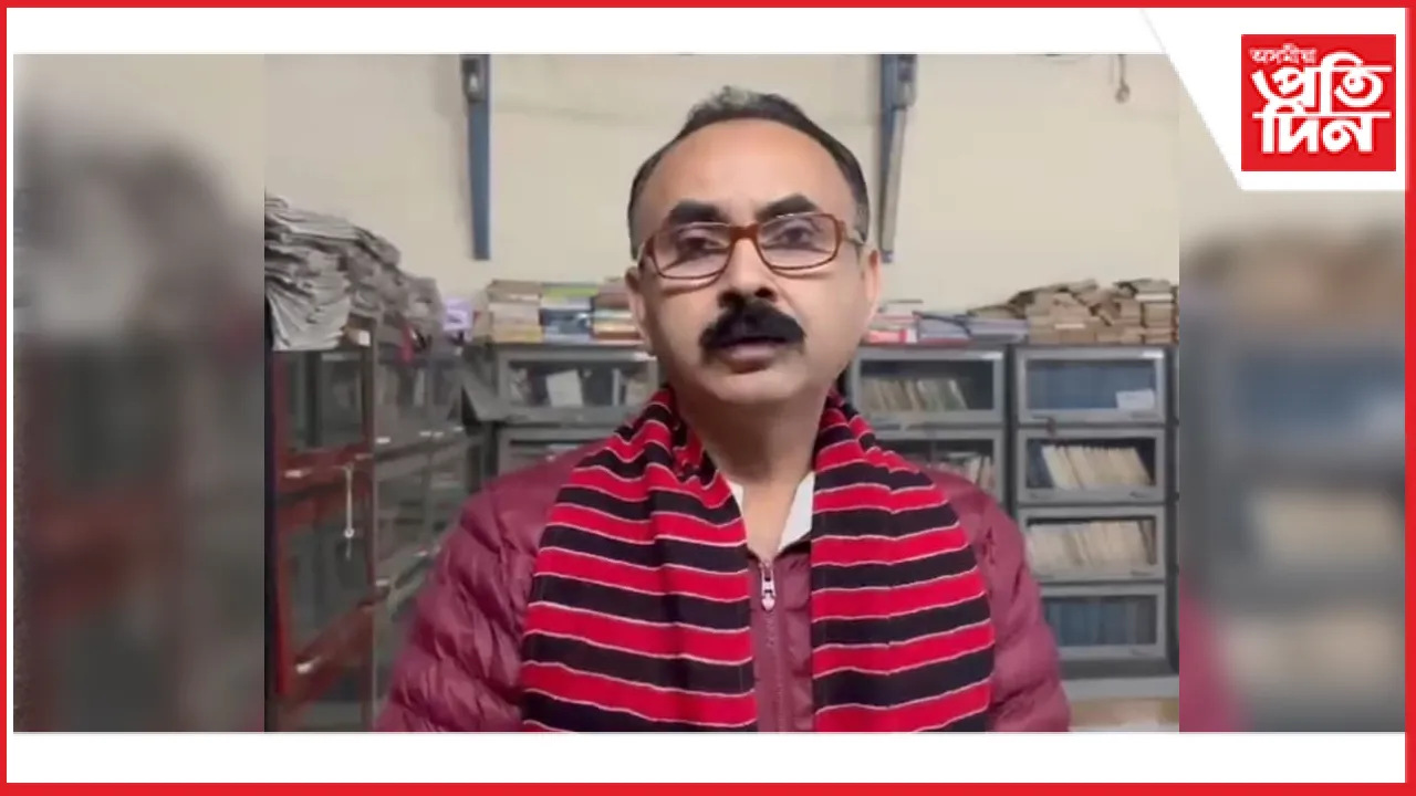 উৎসৰ্গিত নাট্য সাধক দয়াল কৃষ্ণ নাথলৈ কলকতাৰ উষা গাংগুলী বঁটা 