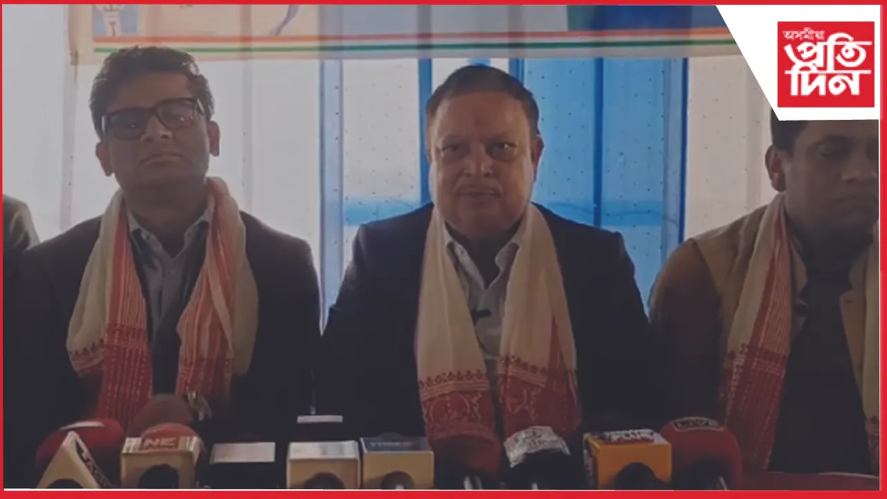 ধুবুৰীত তৃণমূল কংগ্ৰেছৰ কৰ্মী সভাত সভাপতি ৰমেন চন্দ্ৰ বৰঠাকুৰ