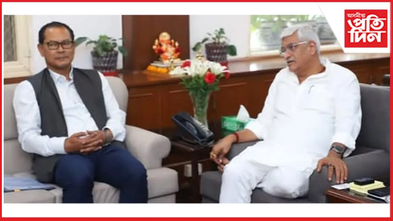 কেন্দ্ৰীয় মন্ত্ৰী গজেন্দ্ৰ সিং চেখাৱটক সাক্ষাৎ ডা° নোমল মমিনৰ