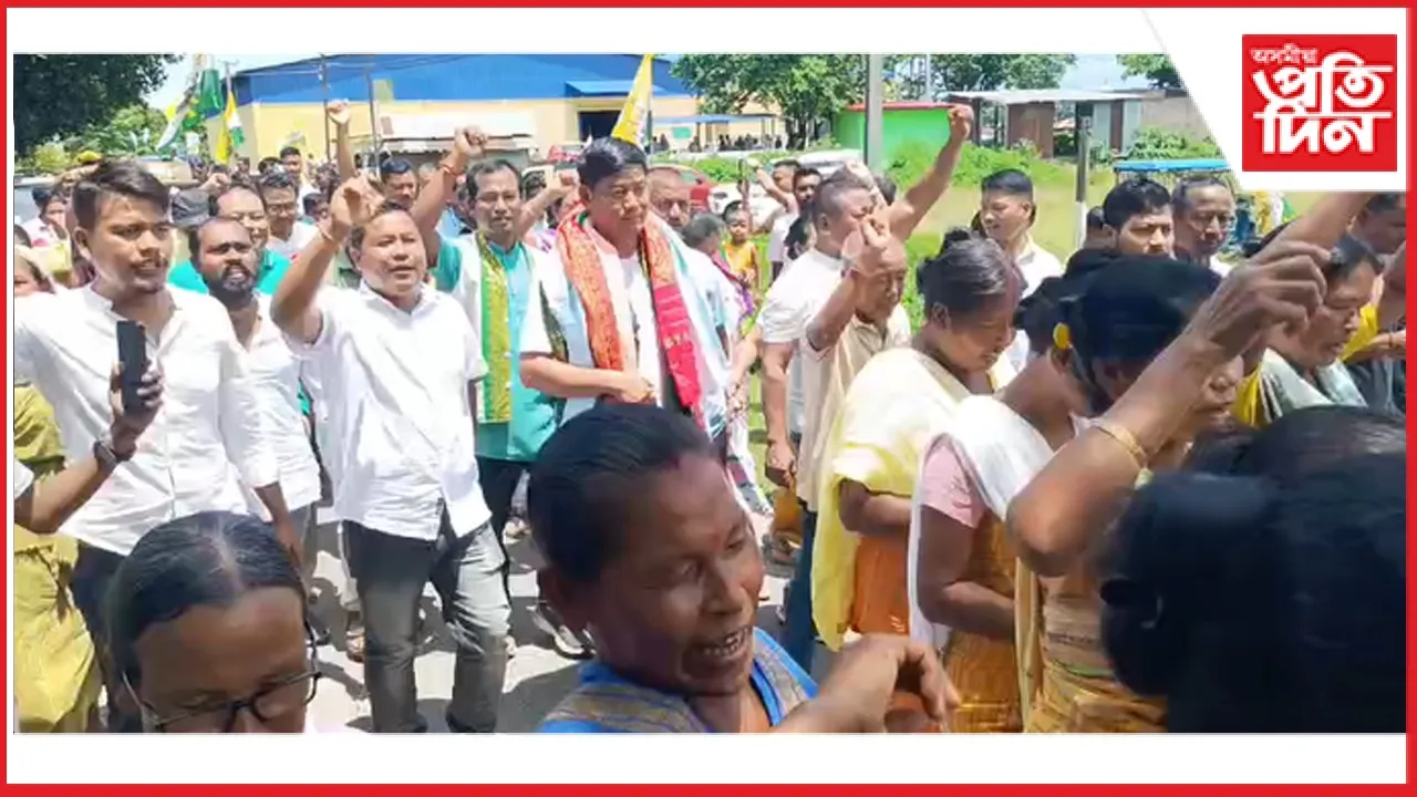 শৰাইবিল সমষ্টিৰ ইউ পি পি এলৰ প্ৰাৰ্থী ৰাজু কুমাৰ নাৰ্জাৰীক উষ্ম আদৰনণি