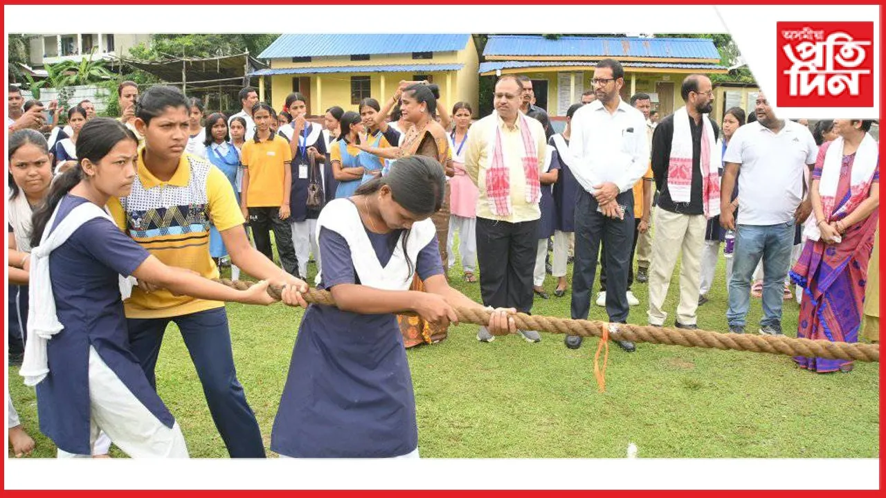 মঙলদৈত ৰাষ্ট্ৰীয় ক্ৰীড়া দিৱসত পৰম্পৰাগত বিভিন্ন খেলৰ প্ৰতিযোগিতাঃ পুৰস্কাৰ পালে জিলা আয়ুক্তয়ো