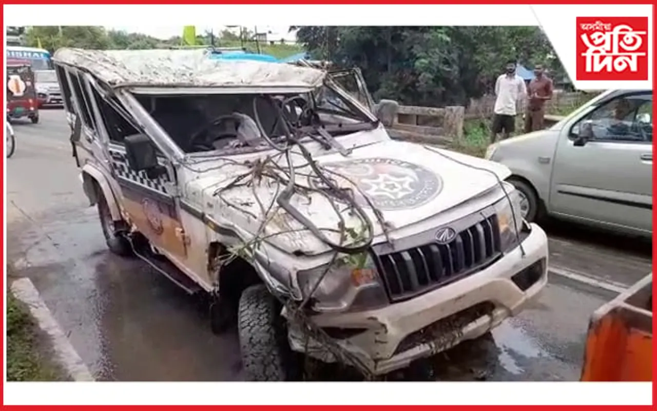 আচামী কঢ়িয়াই নিয়া আৰক্ষীৰ বাহন দলঙৰ ৰেলিং ভাঙি পৰিল পানীতঃ বিষয়াসহ কেইবাজনৰো অৱস্থা সংকটজনক...