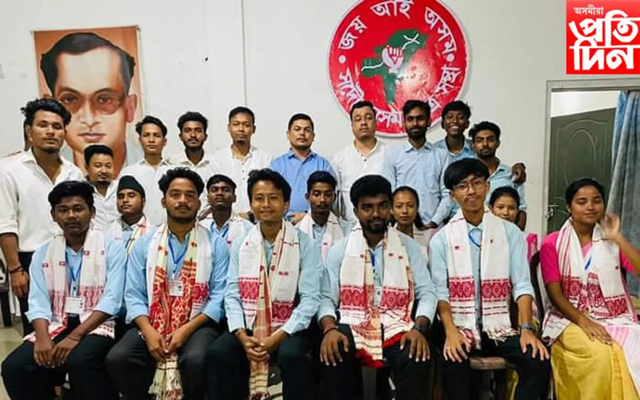 সোণাৰি কমাৰ্চ কলেজৰ সাধাৰণ নিৰ্বাচনত আছুৰ জয়লাভ... 