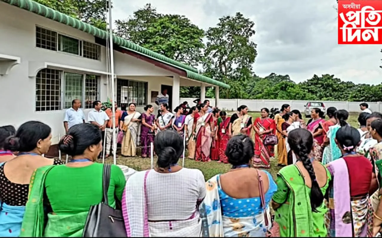 ঢকুৱাখনা জিলা মহিলা মৰ্চাৰ বৈঠক...