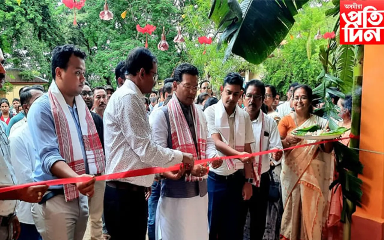 ঢকুৱাখনা মহাবিদ্যালয়ৰ দুটা গৃহ উন্মোচন বিধায়ক নৱ দলেৰ 
