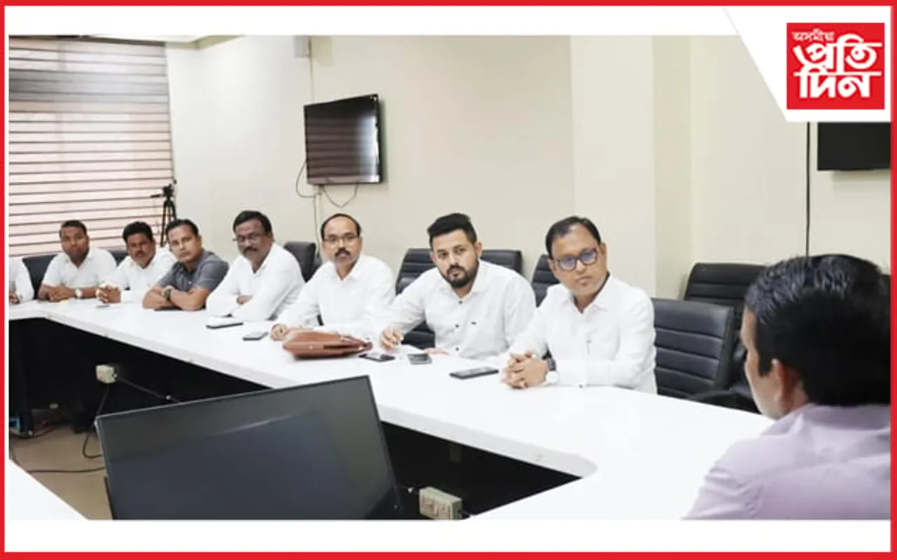 বিদ্যুতৰ বিল অস্বাভাৱিক বৃদ্ধিঃ সদৌ অসম ছাত্ৰ সন্থাৰ এ পি ডি এলৰ সঞ্চালকৰ লগত বৈঠক...
