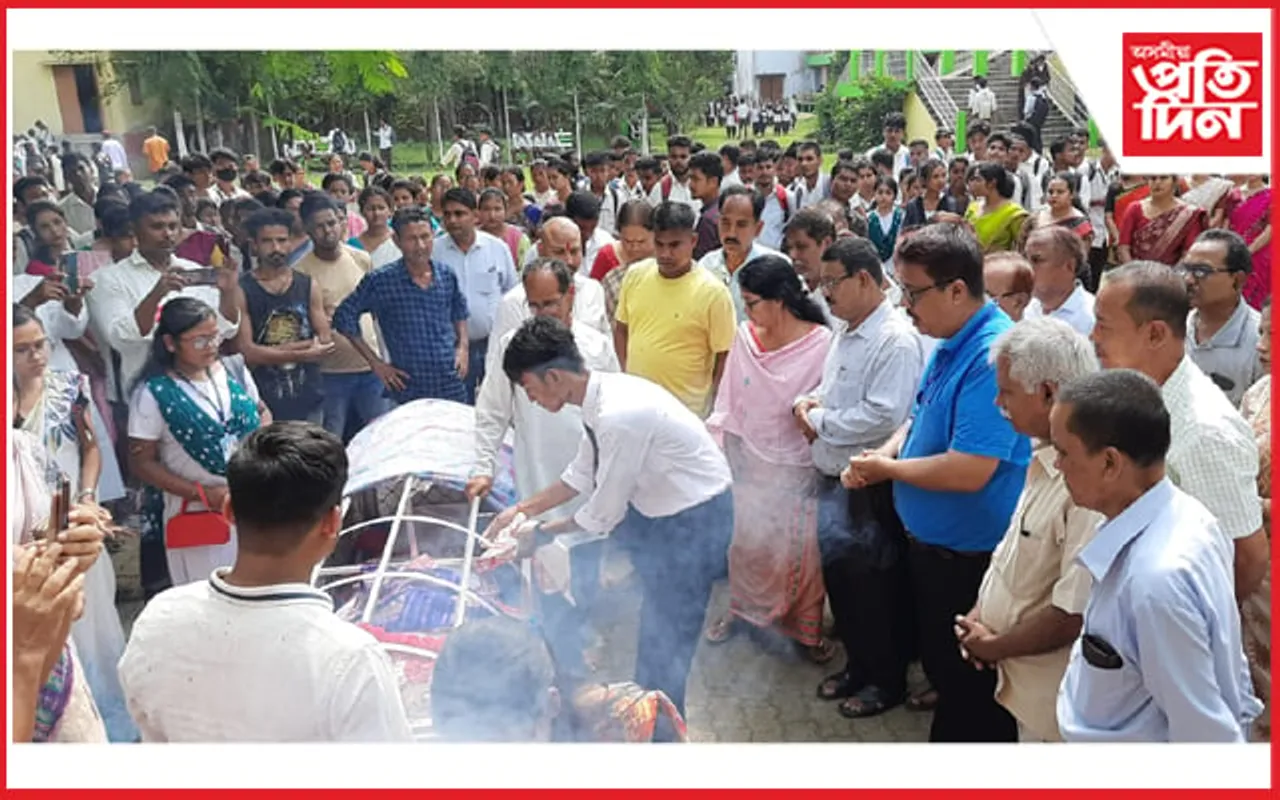 বিকালী মহাবিদ্যালয়ৰ অৱসৰপ্ৰাপ্ত উচ্চবৰ্গৰ কাৰ্যালয় সহায়ক গুলজাৰ আলীৰ মৃত্যুত শোক....