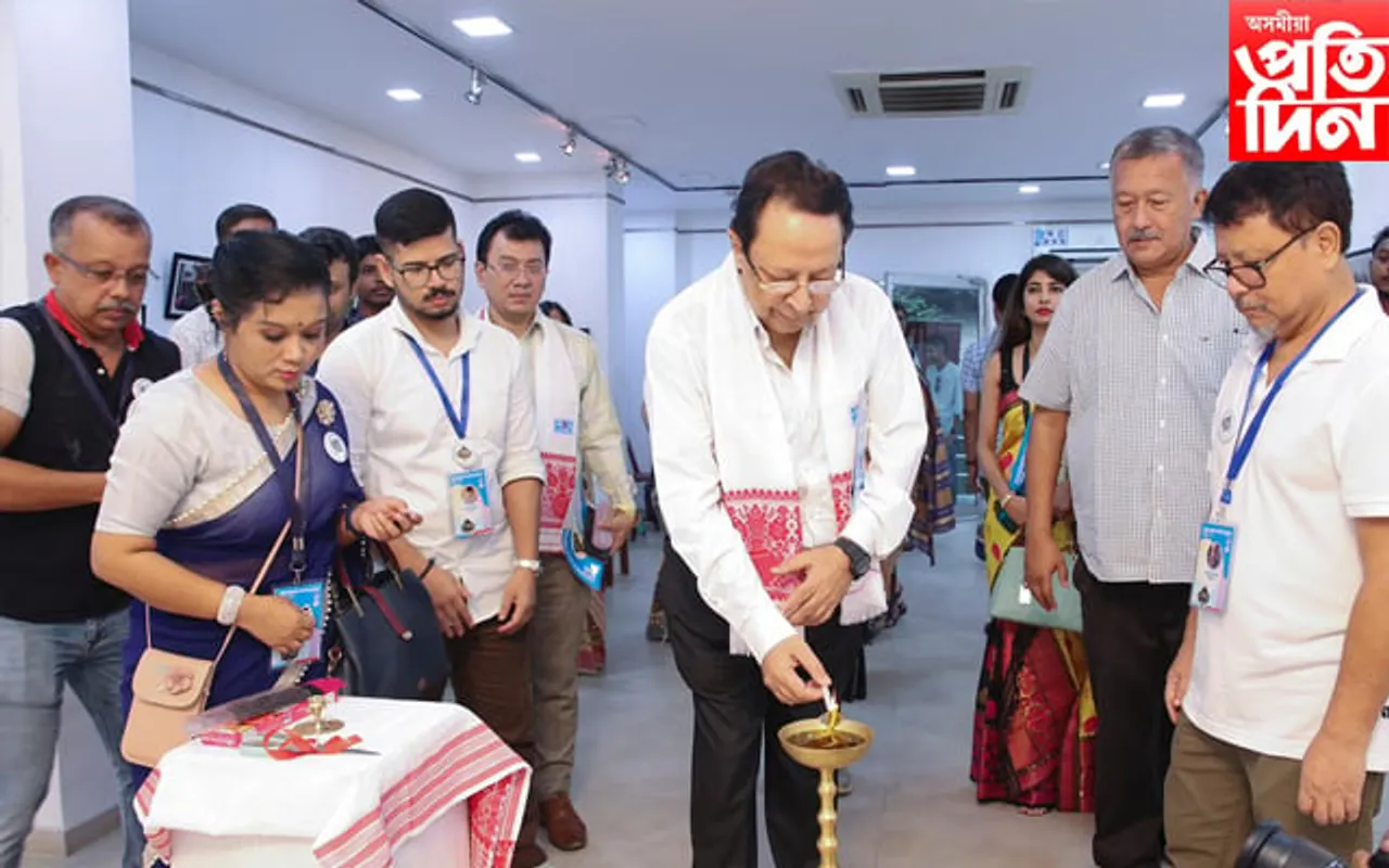 গুৱাহাটীত ‘পোহৰ’ ৰ দশম সংস্কৰণঃ ৰাষ্ট্ৰীয় পৰ্যায়ৰ ফটোগ্ৰাফী প্ৰদৰ্শনী অনুষ্ঠিত...