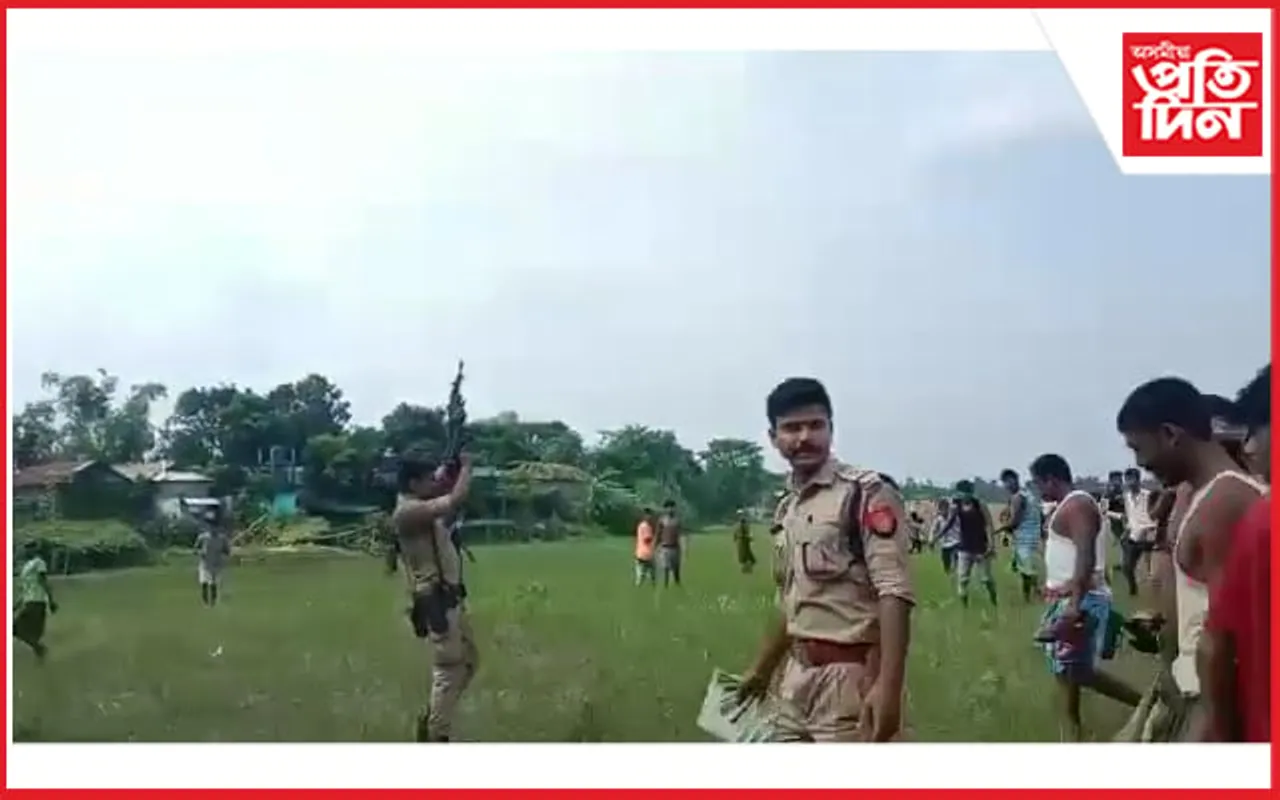পত্নীক দাৰে আক্ৰমণ কৰা স্বামীক হত্যাৰ চেষ্টা গাওঁবাসীৰ ! পৰিস্থিতি নিয়ন্ত্ৰণৰ বাবে শূন্যলৈ আৰক্ষীৰ গুলী...