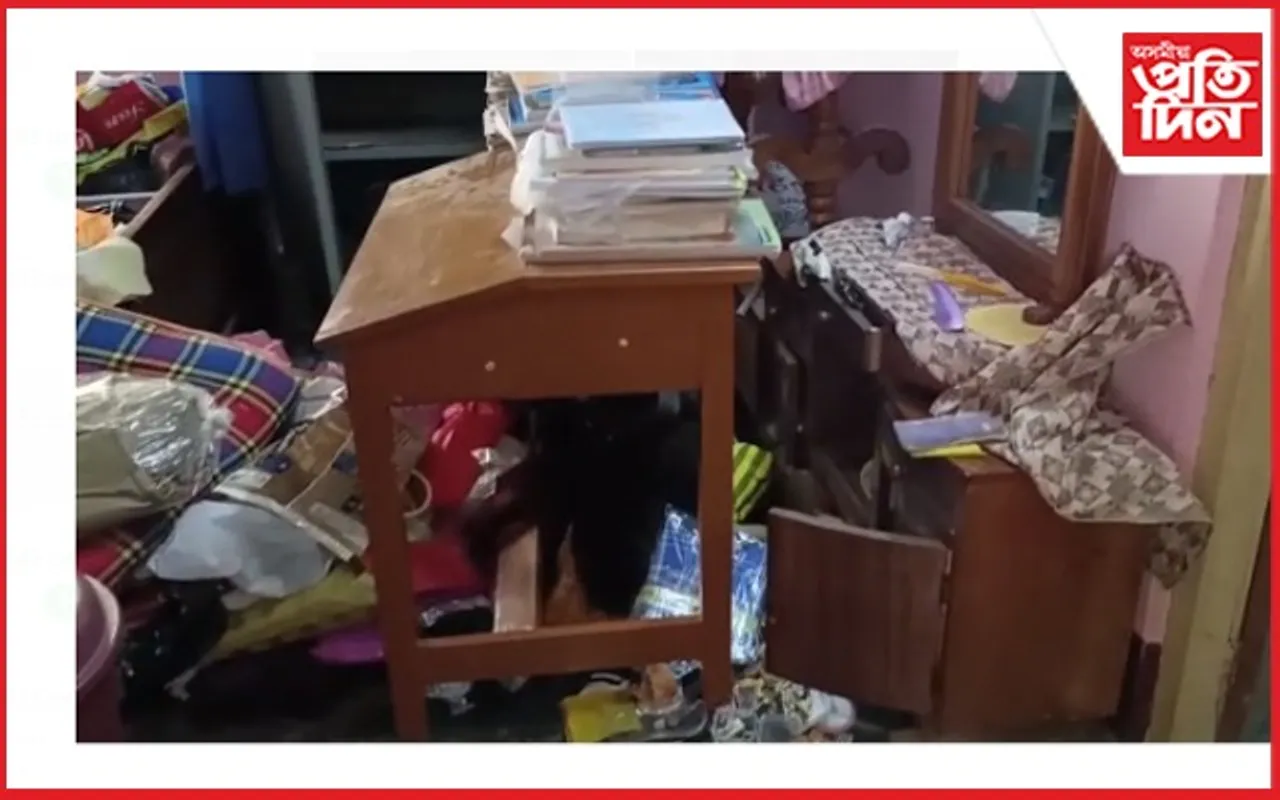 আৰক্ষী, শিক্ষকৰ ঘৰত নিশা চোৰে চলাল চাফাই অভিযানঃ আৰক্ষীৰ ভূমিকাত অসন্তুষ্ট সৰ্বসাধাৰণ...