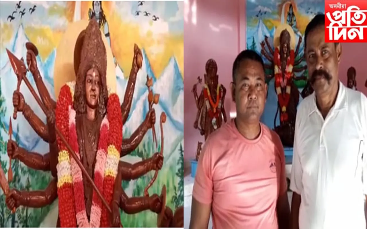 হিন্দু-মুছলমান দুই শিল্পীৰ হাতৰ পৰশত প্ৰাণ পালে দুৰ্গা প্ৰতিমাই 
