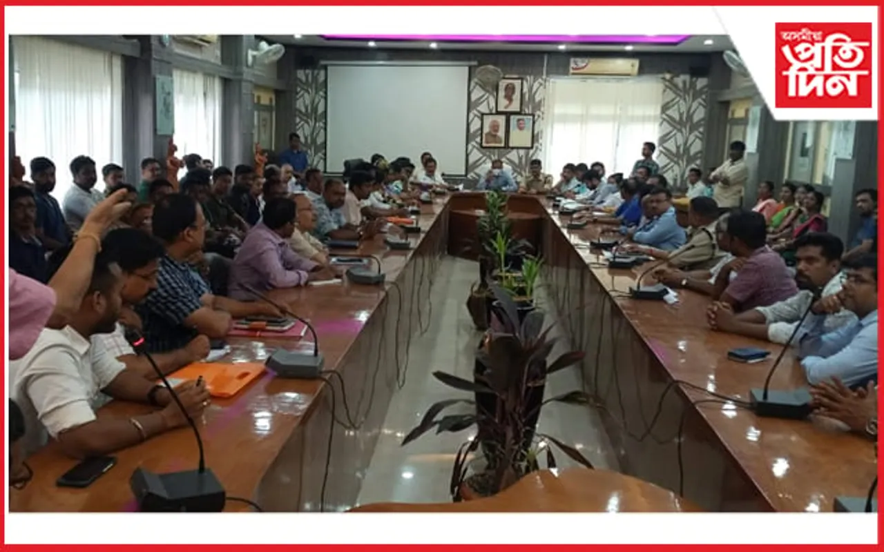 ধুবুৰীত পূজা সমিতিৰে জিলা প্ৰশাসনৰ বৈঠক...