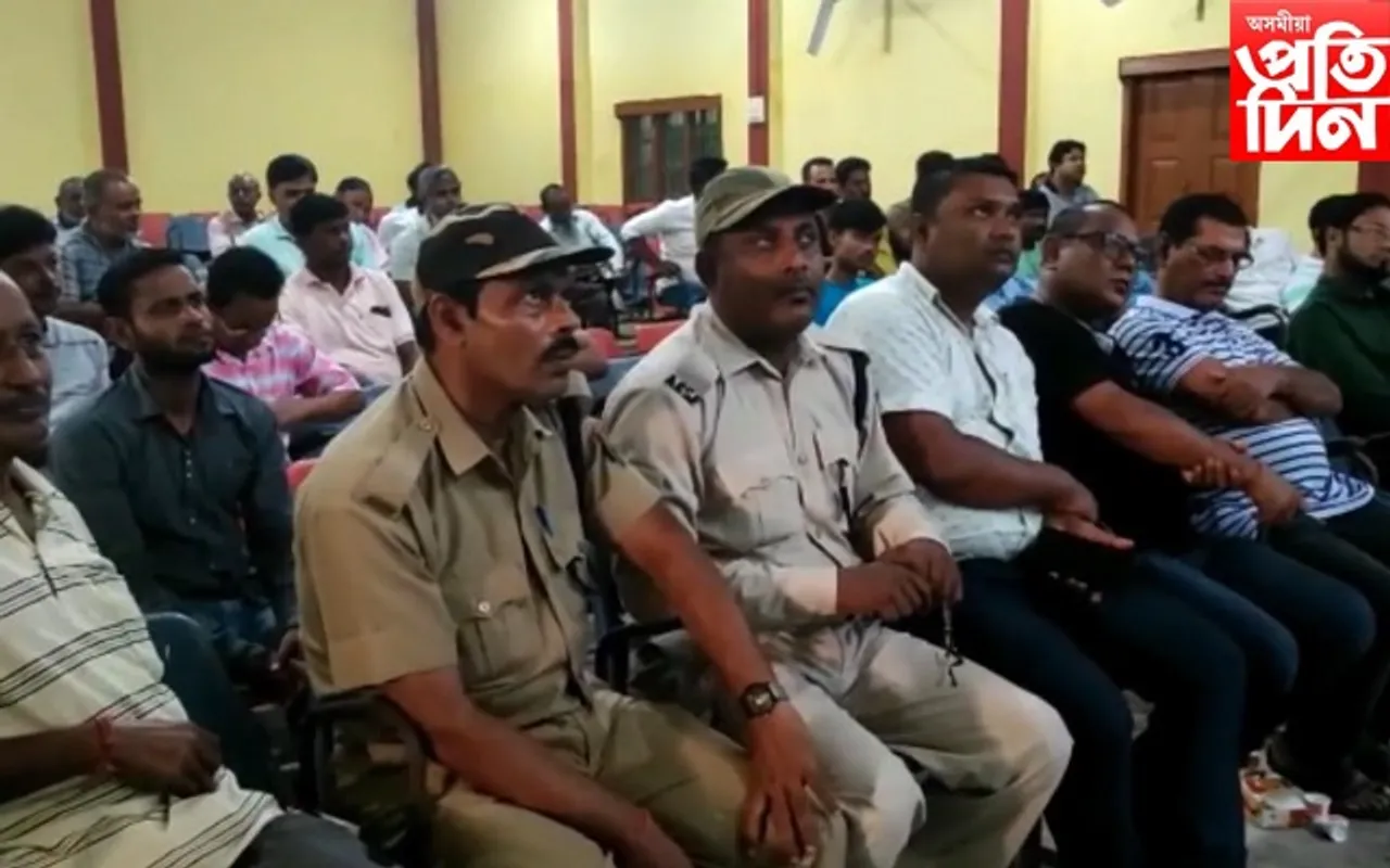 দুৰ্গা পূজা সমিতি উপলক্ষে মানকাচৰত প্ৰশাসনৰ বিশেষ সভাঃ এছ অ' পি মানি চলাৰ আহ্বান...