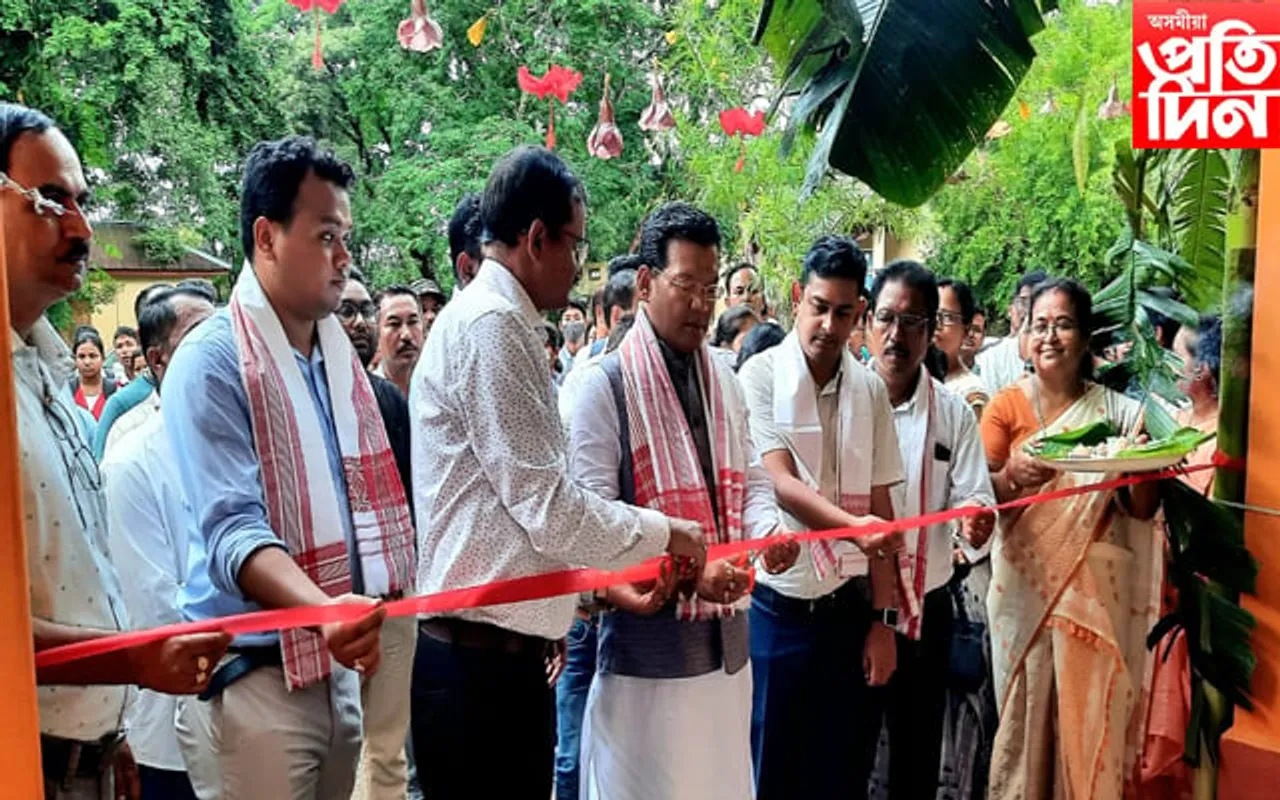 ঢকুৱাখনা মহাবিদ্যালয়ৰ দুটা গৃহ উন্মোচন বিধায়ক নৱ দলেৰ... 