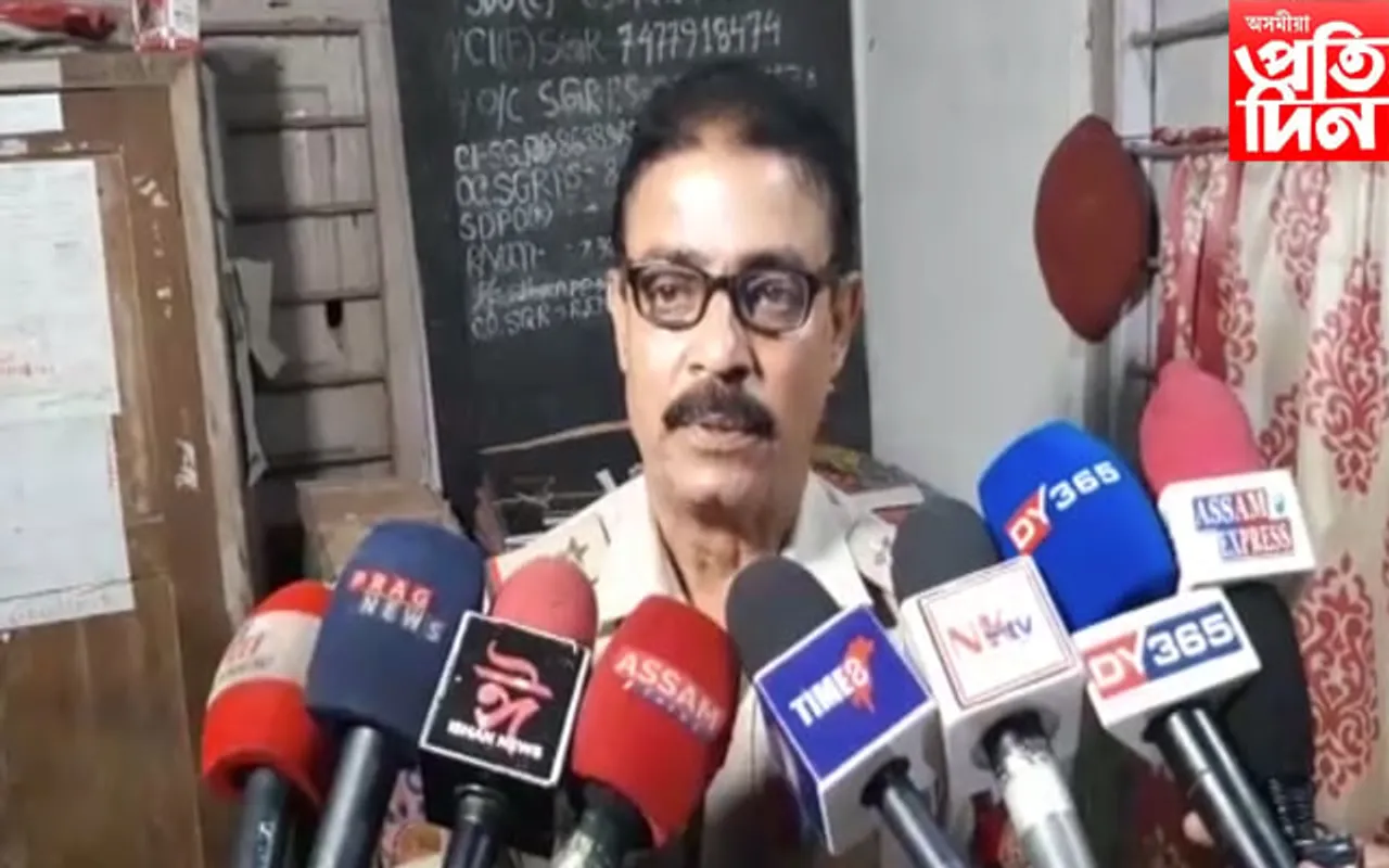 নগাঁৱৰ কুহুমতলিত নিশা গুলীচালনা...