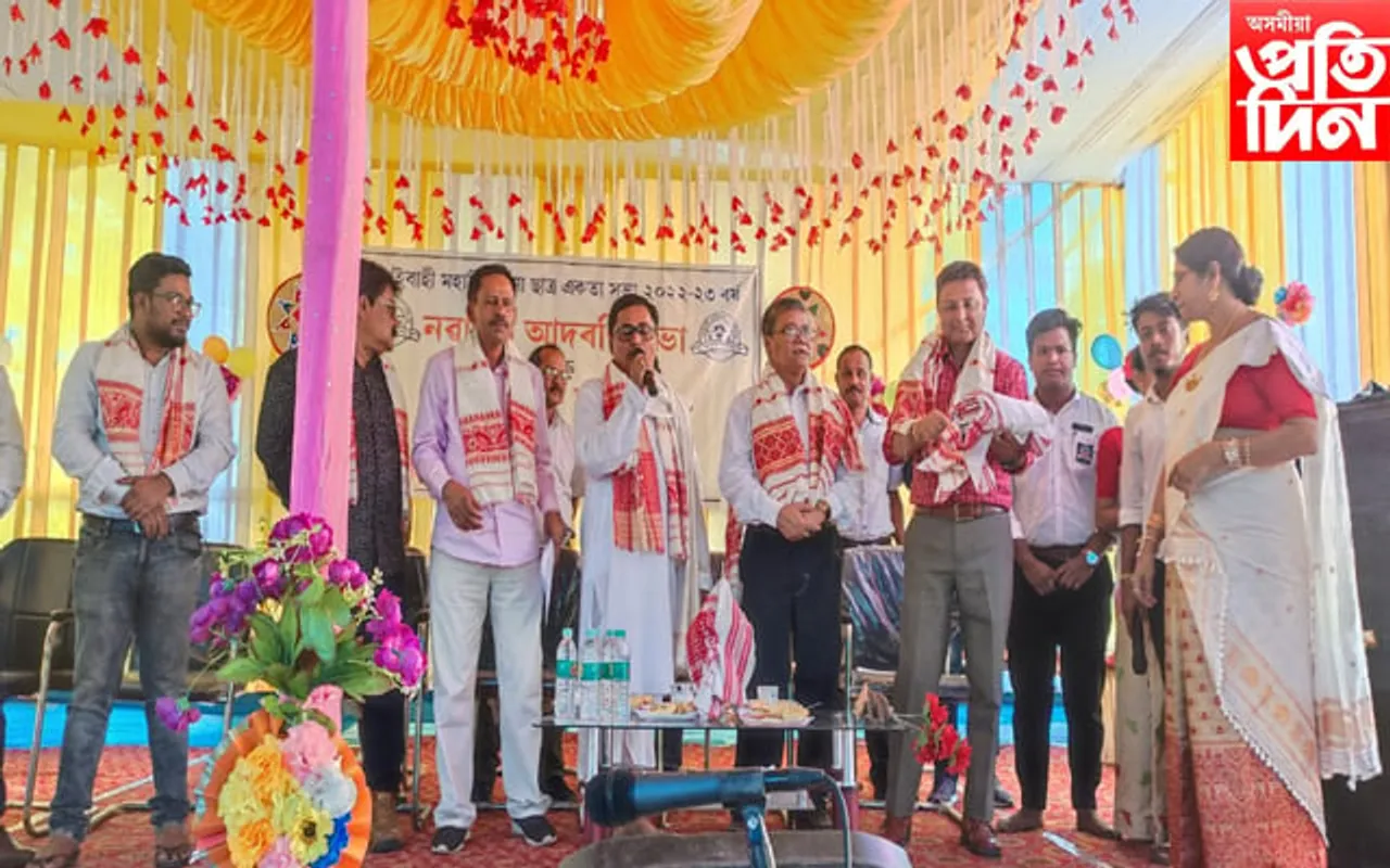চৰাইবাহী মহাবিদ্যালয়ৰ নৱাগত আদৰণি সভাত উপায়ুক্ত দেৱাশীষ শৰ্মা...