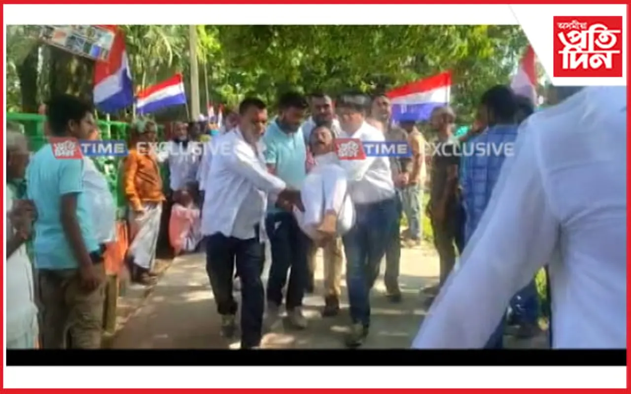 কি হ'ল? হঠাৎ মঞ্চত অগপ নেতা পৰি গ'ল... 