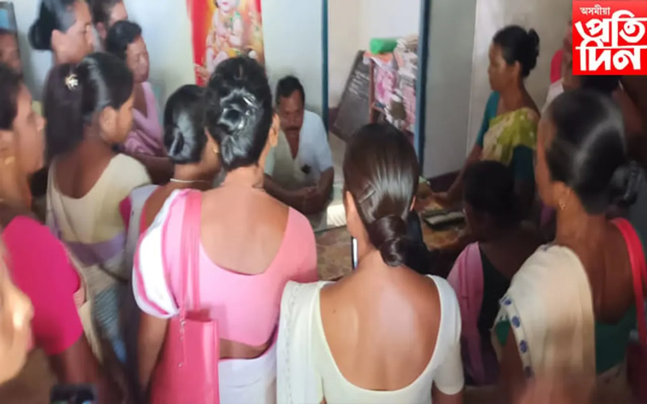 বকোত সমবায় সমিতিৰ সম্পাদকক ঘেৰাও...