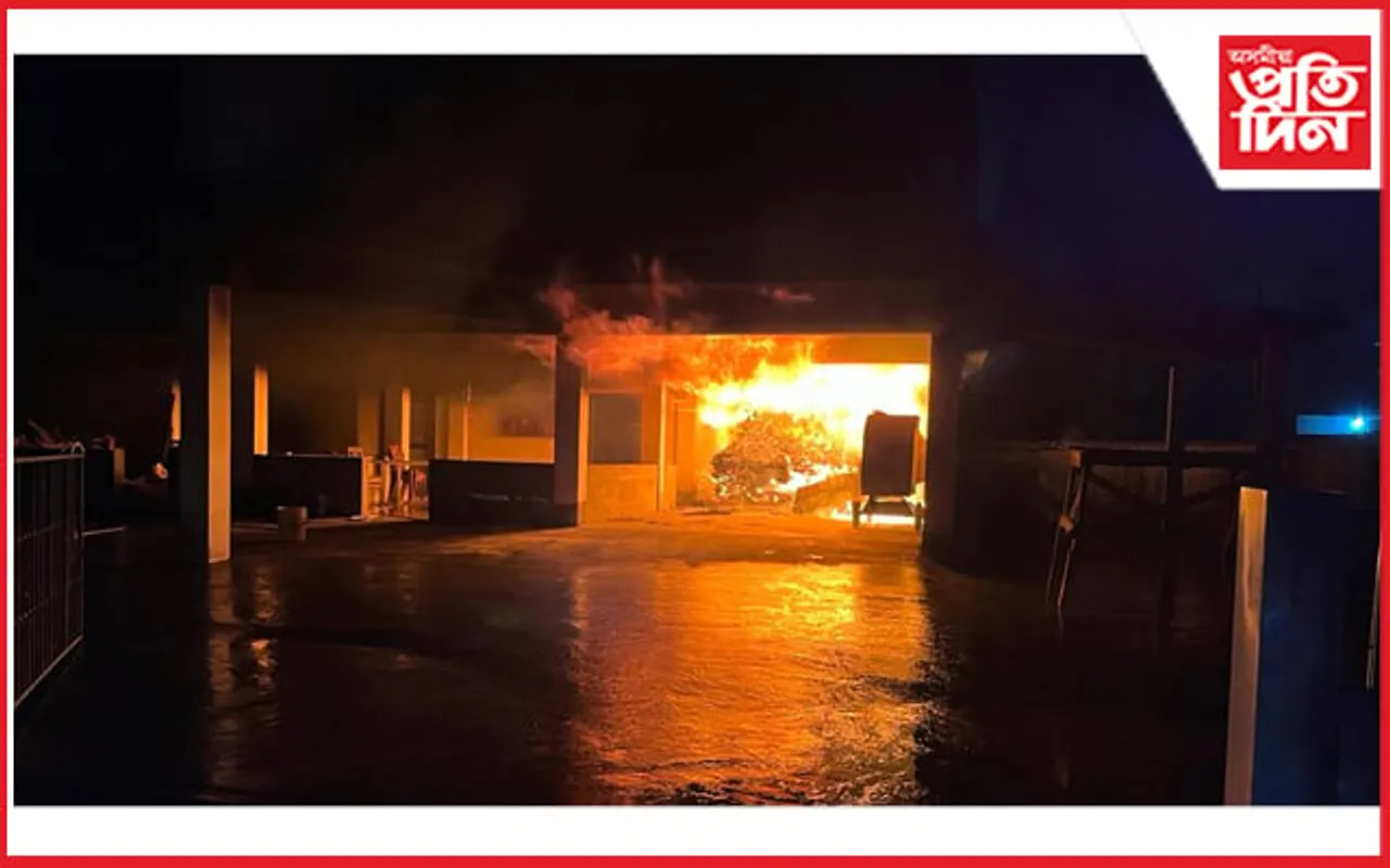 ভয়ংকৰ ঘটনাঃ দুৰ্ষ্কৃতিকাৰীয়ে জ্বলাই দিলে ব্যৱসায়ীৰ নিৰ্মীয়মাণ তিনিমহলীয়া অট্টালিকা...