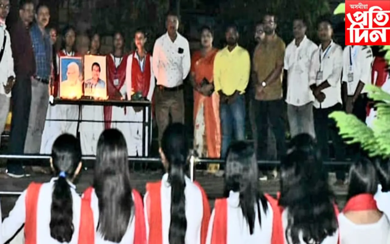 দুই বৰেণ্য মহানায়কৰ বিয়োগত শোকত মৰ্মাহত ঢকুৱাখনা বাসী...