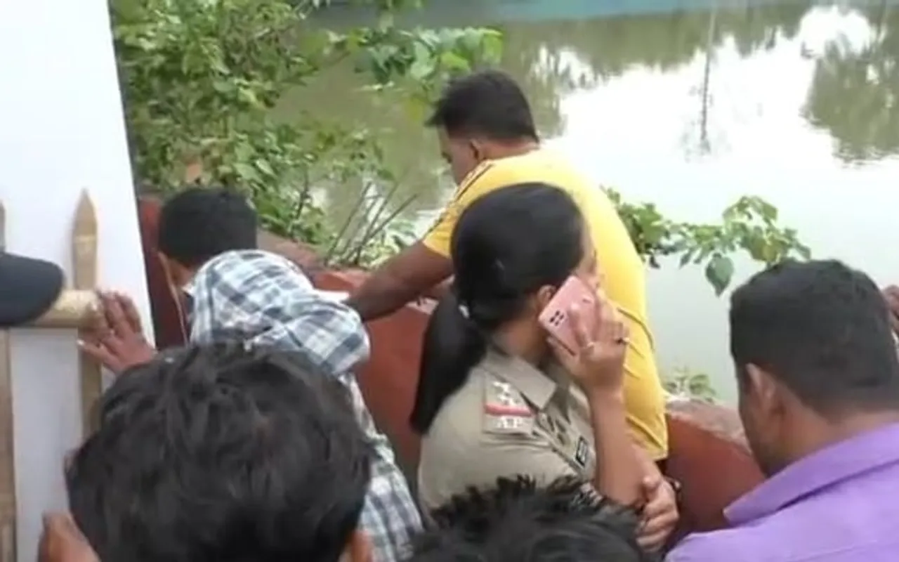 দিপাৱলীৰ আনন্দৰ মাজতে পানীত উপঙি থকা অৱস্থাত মৃতদেহ উদ্ধাৰ...