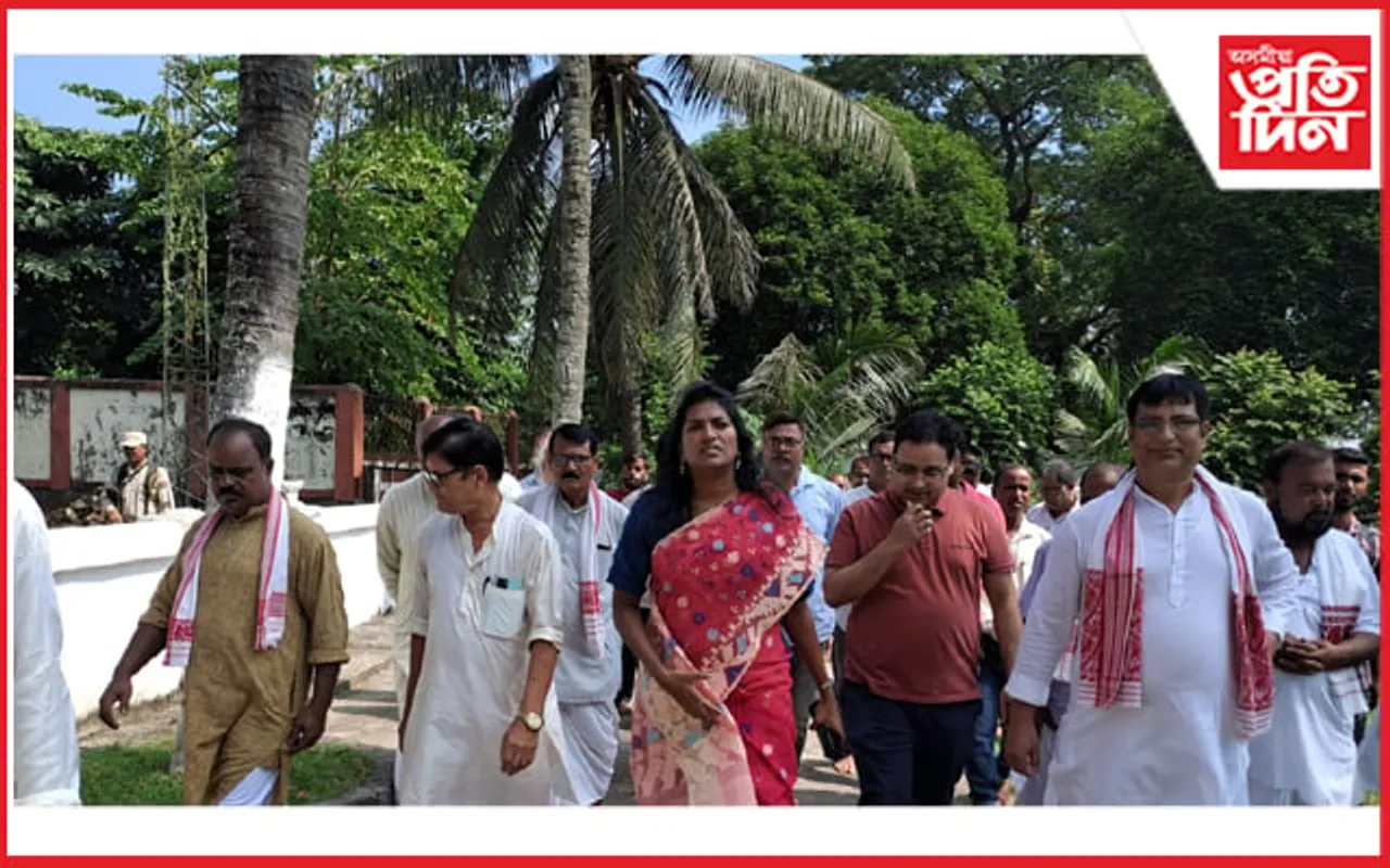 ঐতিহ্যমণ্ডিত ছমৰীয়া সত্ৰত সেৱা ল'লে কামৰূপৰ উপায়ুক্ত কীৰ্তি জলীয়ে...
