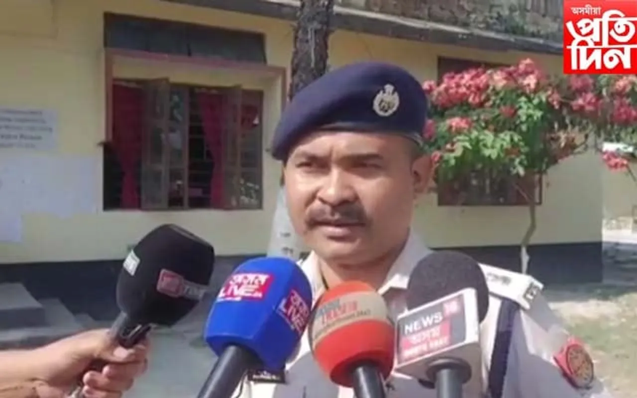 খালিংদুৱাৰ সংৰক্ষিত বনাঞ্চলত তহলদাৰী বনৰক্ষীৰ গুলীত চোৰাং কাঠ ব্যৱসায়ীৰ মৃত্যু...