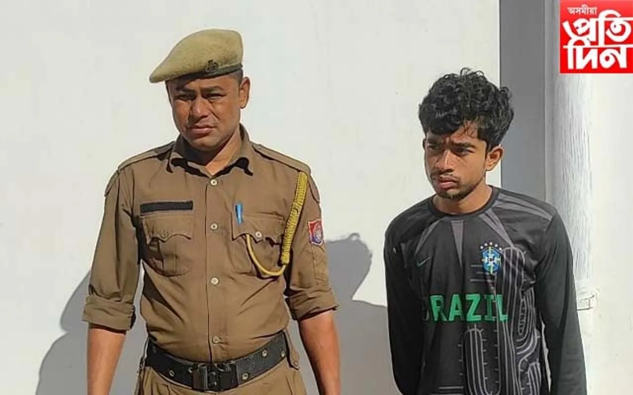 মানকাচৰত ড্ৰাগছ বিৰোধী অভিযানত গ্ৰেপ্তাৰ বাংলাদেশী...