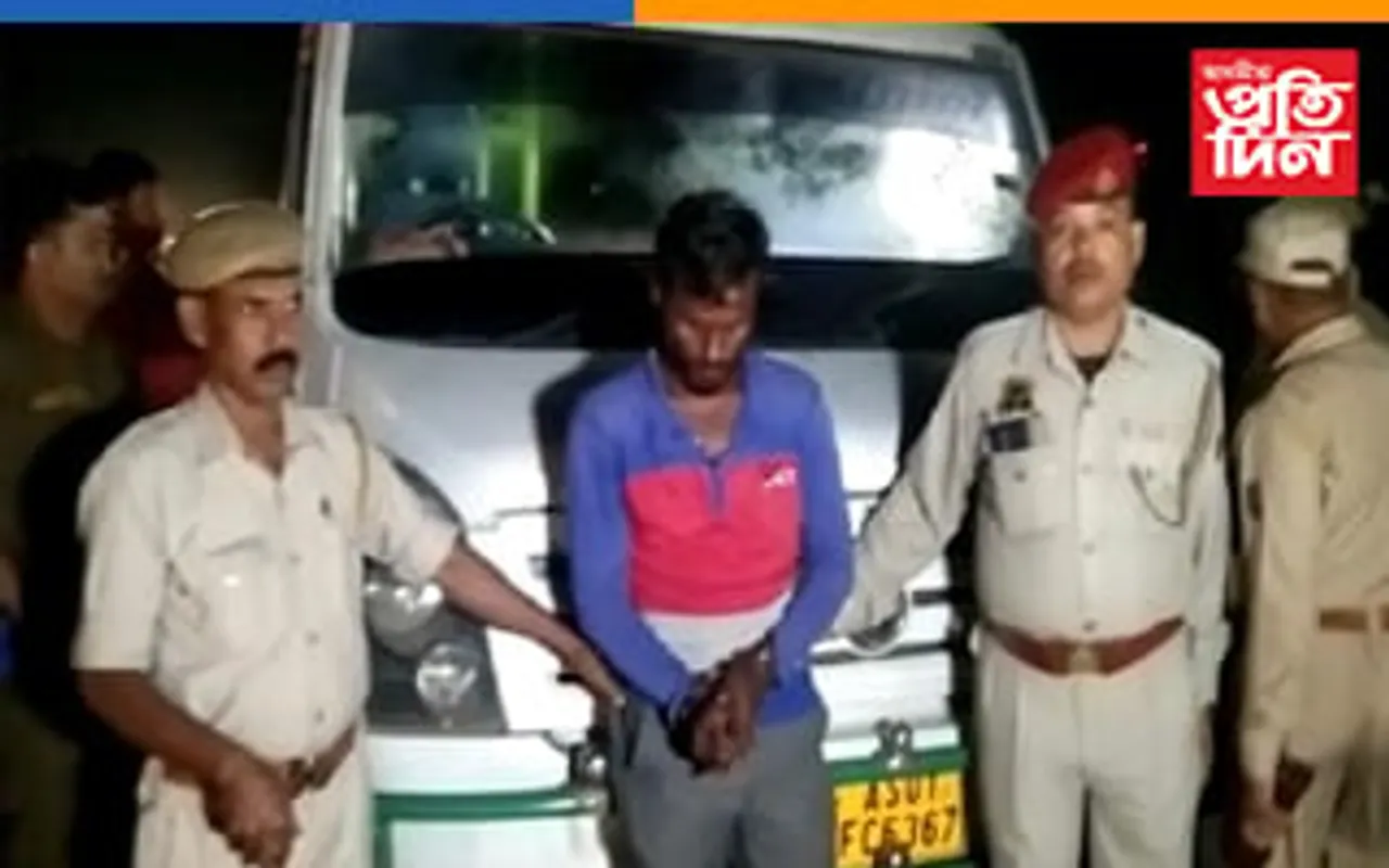 যাত্ৰীবাহী ট্ৰেভেলাৰত চোৰাং গৰু সৰবৰাহ: এজনক কৰায়ত্ব 