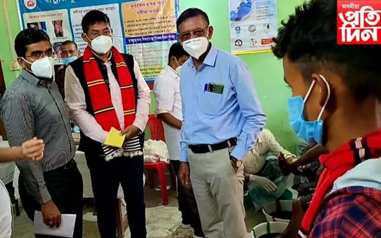 ঢকুৱাখনাত কুষ্ঠ ৰোগীৰ বাবে দিব্যাংগ নিবাৰণ শিবিৰ... 