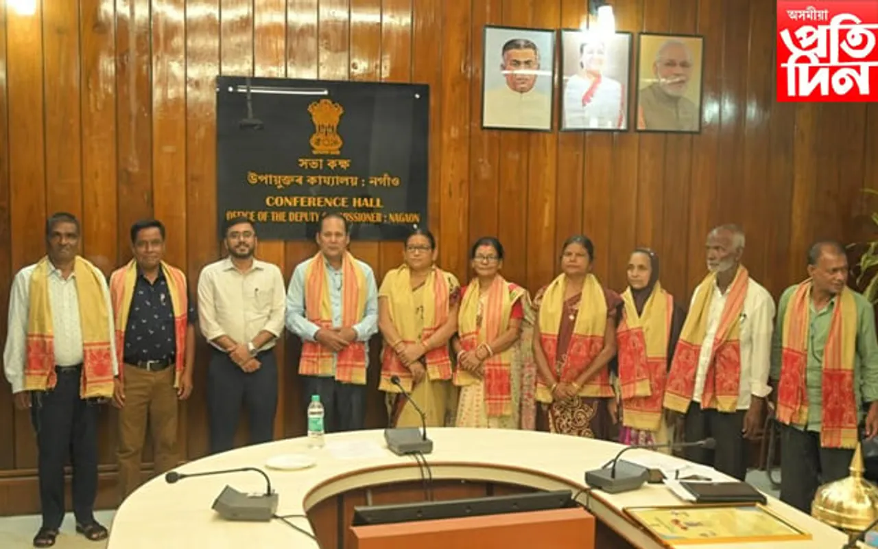 নগাঁৱ উপায়ুক্ত কাৰ্যালয়ৰ ১১জন কৰ্মচাৰীক বিদায় সম্ভাষণ...
