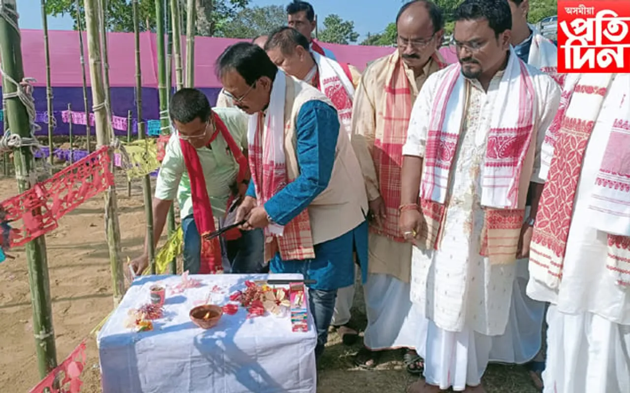 আজিৰে পৰা দুদিনীয়া কাৰ্যসূচীৰে অসম নাট্য সন্মিলনৰ স্বৰ্ণপীঠ মণ্ডলৰ নাট প্ৰতিযোগিতা