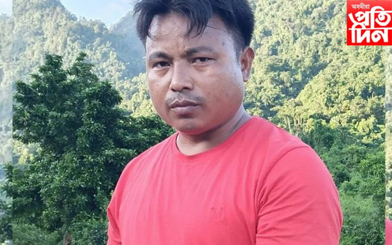 বলাৎকাৰ অভিযোগত গ্ৰেপ্তাৰ ধেমাজিৰ কৃষক মুক্তি সংগ্ৰাম সমিতিৰ যুটীয়া সম্পাদক দূৰ্গা বৰা ...