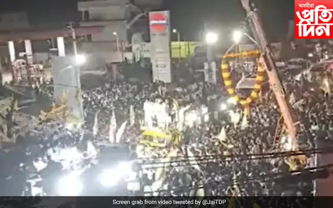প্ৰাক্তন মুখ্যমন্ত্ৰীৰ ৰেলীত অঘটন, পদপিষ্ট হৈ ৮ জনৰ মৃত্যু...