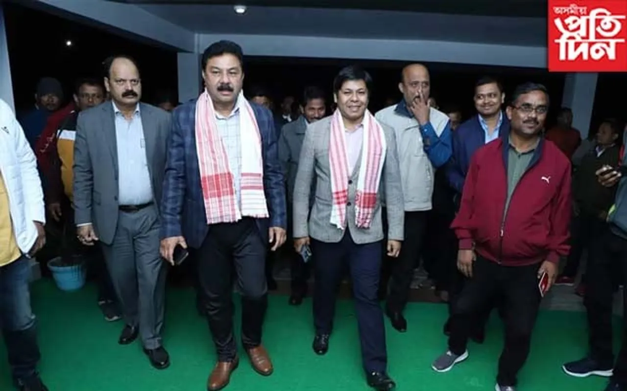 এ পি চি এলৰ নৱ নিৰ্মিত মিথানল প্ৰকল্প  পৰিদৰ্শন মন্ত্ৰী ৰঞ্জিত কুমাৰ দাসৰ... 