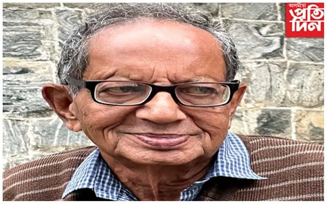 বিশিষ্ট কথাশিল্পী ড০ প্ৰণৱজ্যোতি ডেকালৈ অসম প্ৰকাশন পৰিষদ সাহিত্য বঁটা-২০২২