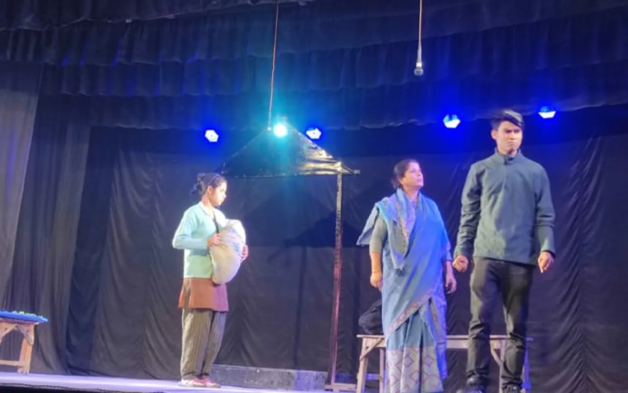 ৫ দিনিয়াকৈ অনুষ্ঠিত নাটমণ্ডল পাঠশালাৰ ৰূপালী জয়ন্তীৰ সামৰণি অনুষ্ঠান