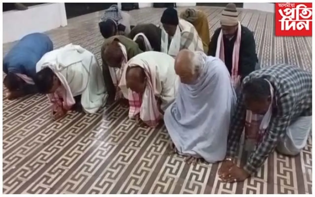 সত্ৰীয়া পৰম্পৰাৰে মাঘ বিহুক আদৰিবলৈ ব্যস্ত বটদ্ৰৱাৰ ভকত বৈষ্ণৱ
