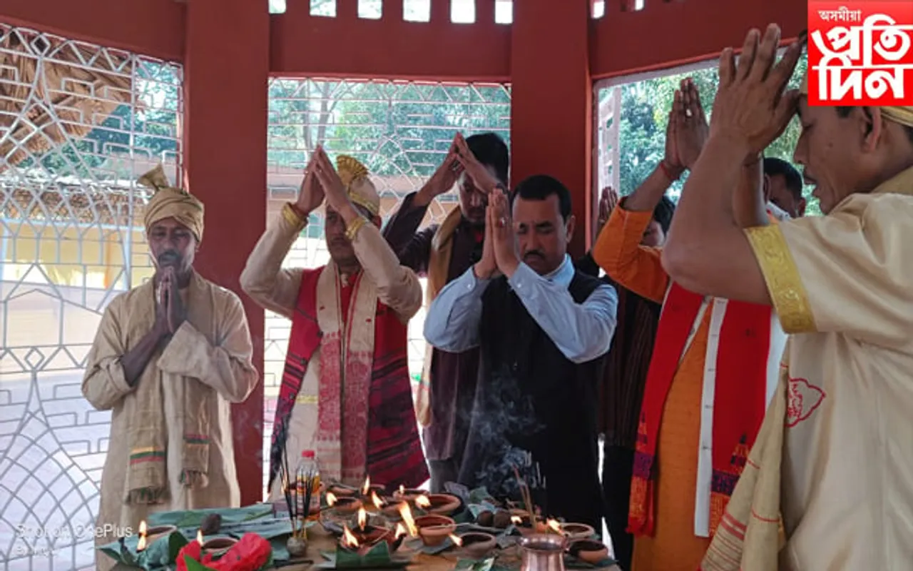  উপৰি পুৰুষক স্মৰণ কৰি চৰাইদেউত মে-ডাম- মে-ফী উদযাপন