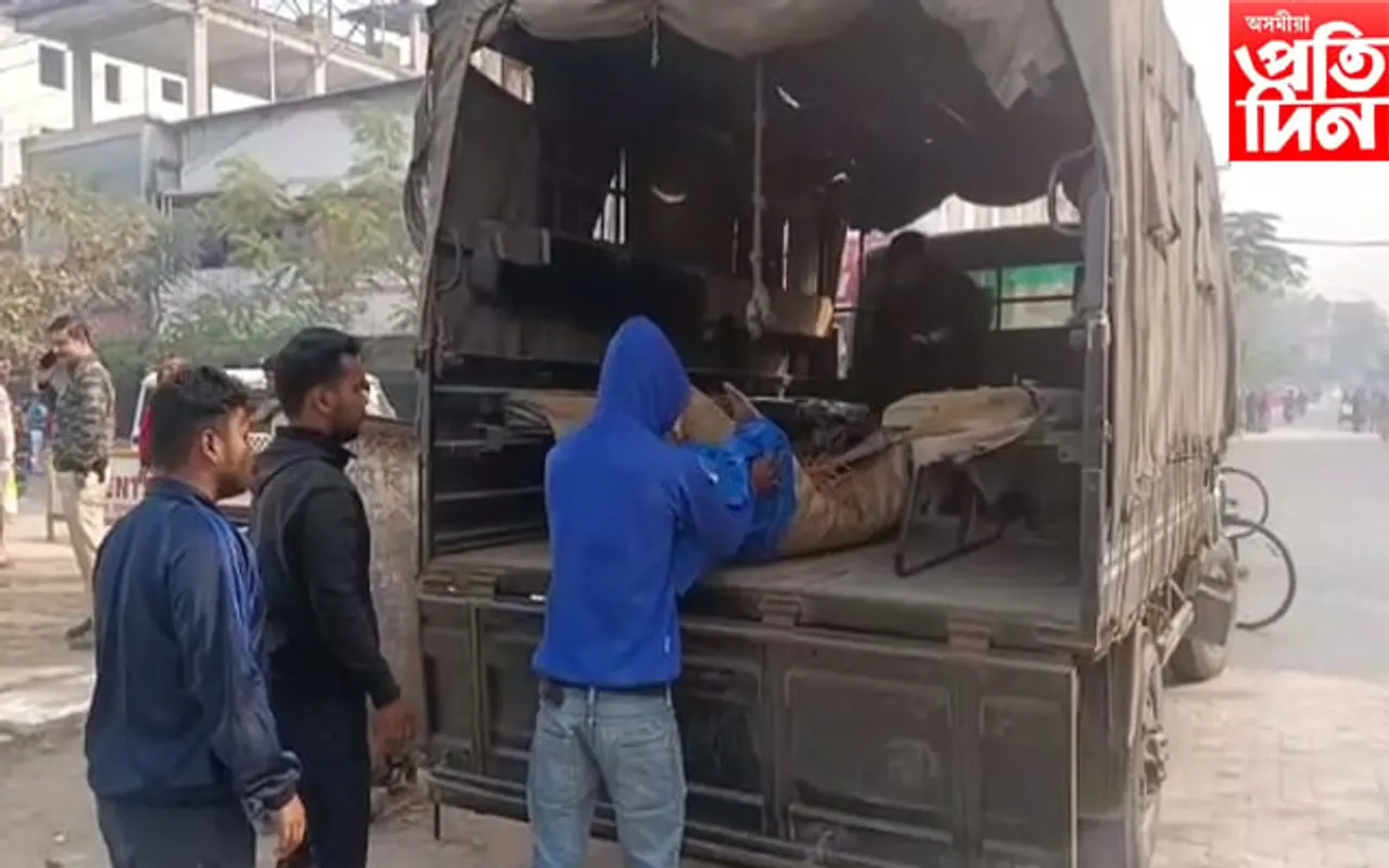 হাতত কেনুলা, ভৰিত বস্তাৰে বন্ধা অৱস্থাত উদ্ধাৰ মৃতদেহ...
