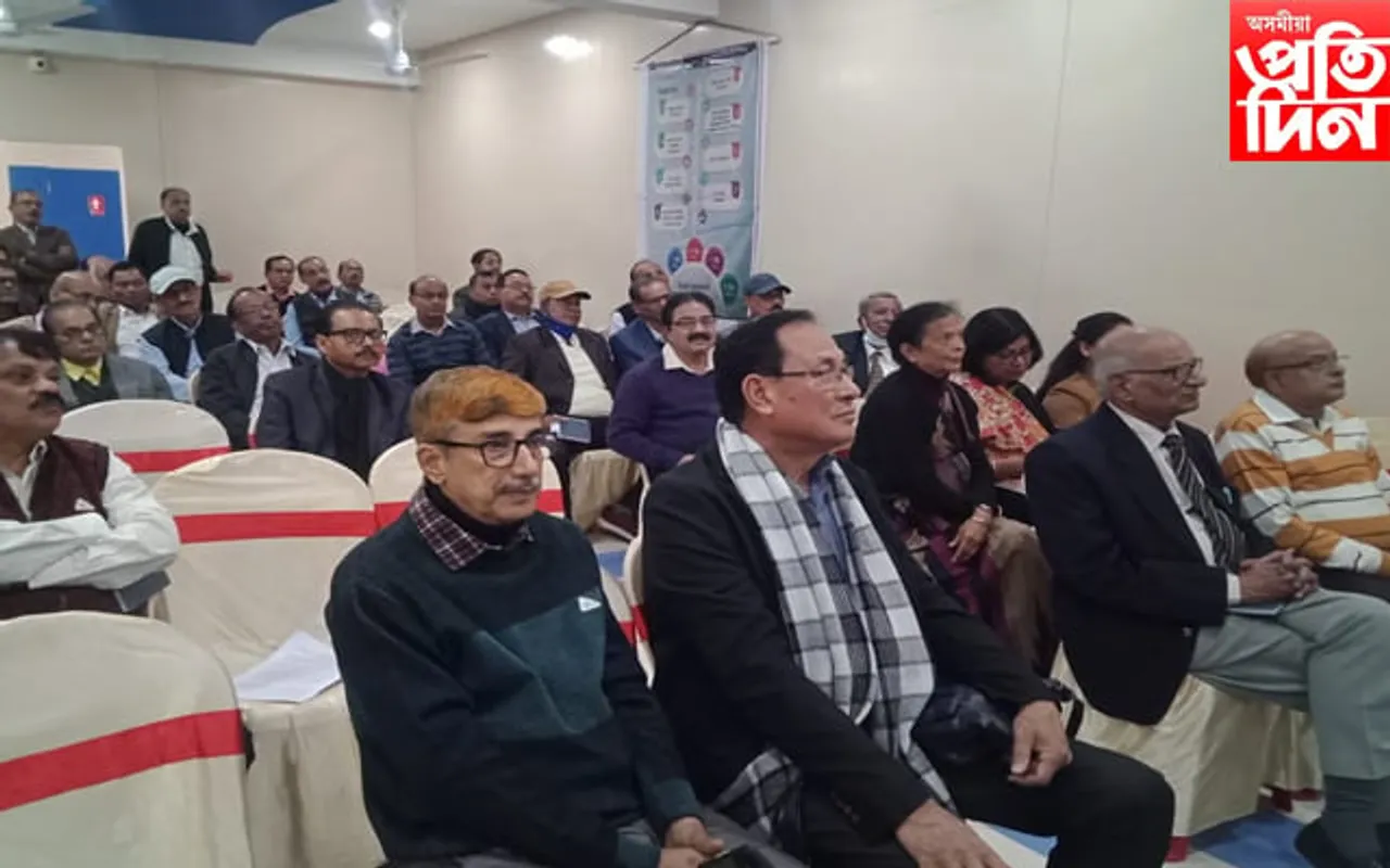  "জ্যেষ্ঠ নাগৰিক সকল আদৰ্শ সমাজ গঢ়নৰ খনিকৰ" উলুবাৰীত উত্তৰ-পূব বীমাৰ জ্যেষ্ঠ নাগৰিক সভা