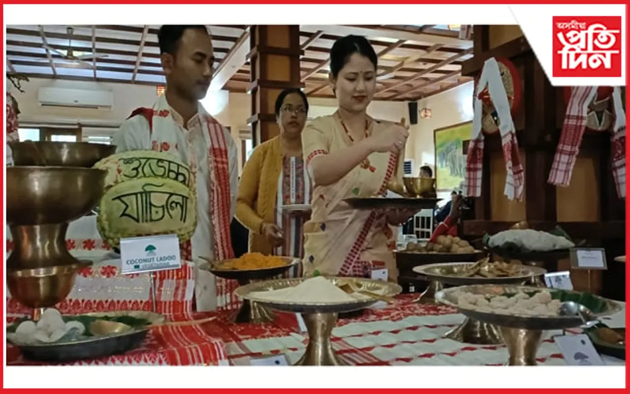 কাজিৰঙাৰ বৰগছ অতিথিশালাৰ ব্যতিক্ৰমী পদক্ষেপ : বিদেশী পৰ্যটকক জলপানেৰে আপ্যায়ন