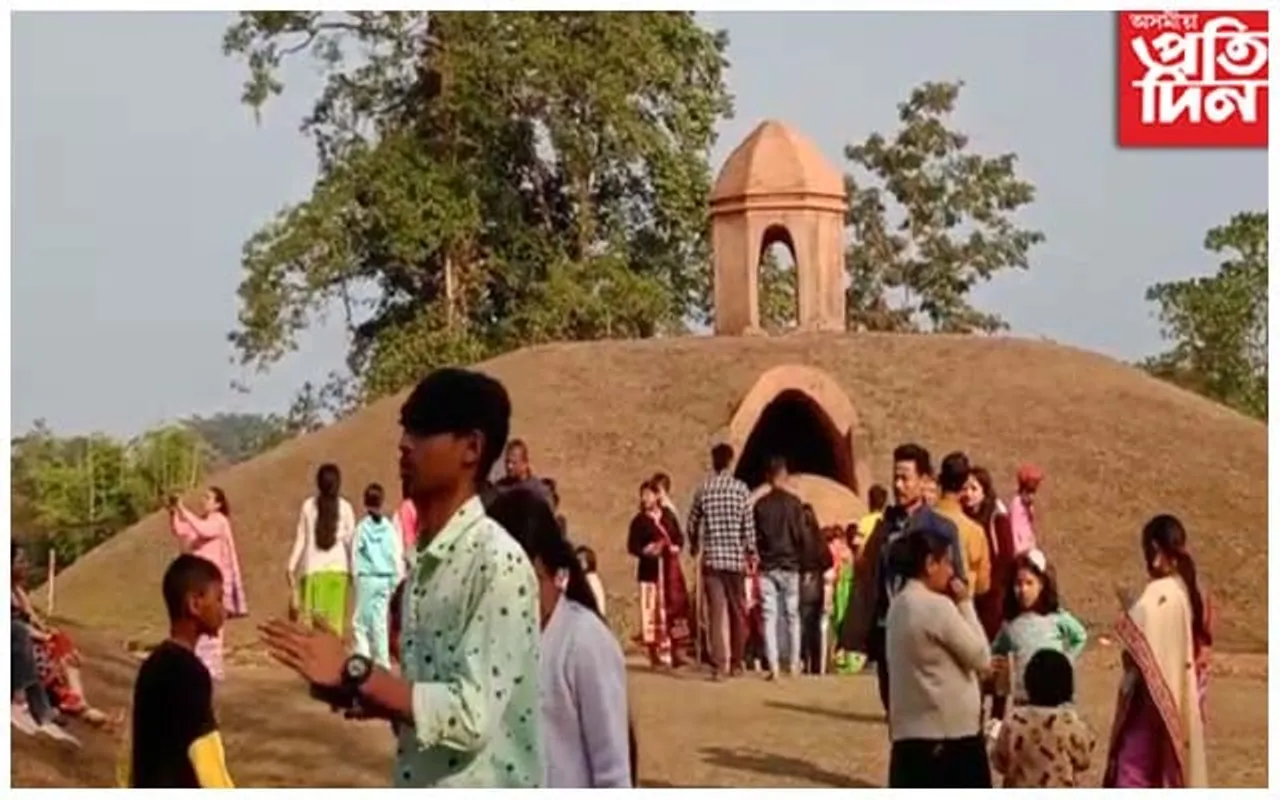 উখলমাখল ঐতিহাসিক চৰাইদেউ