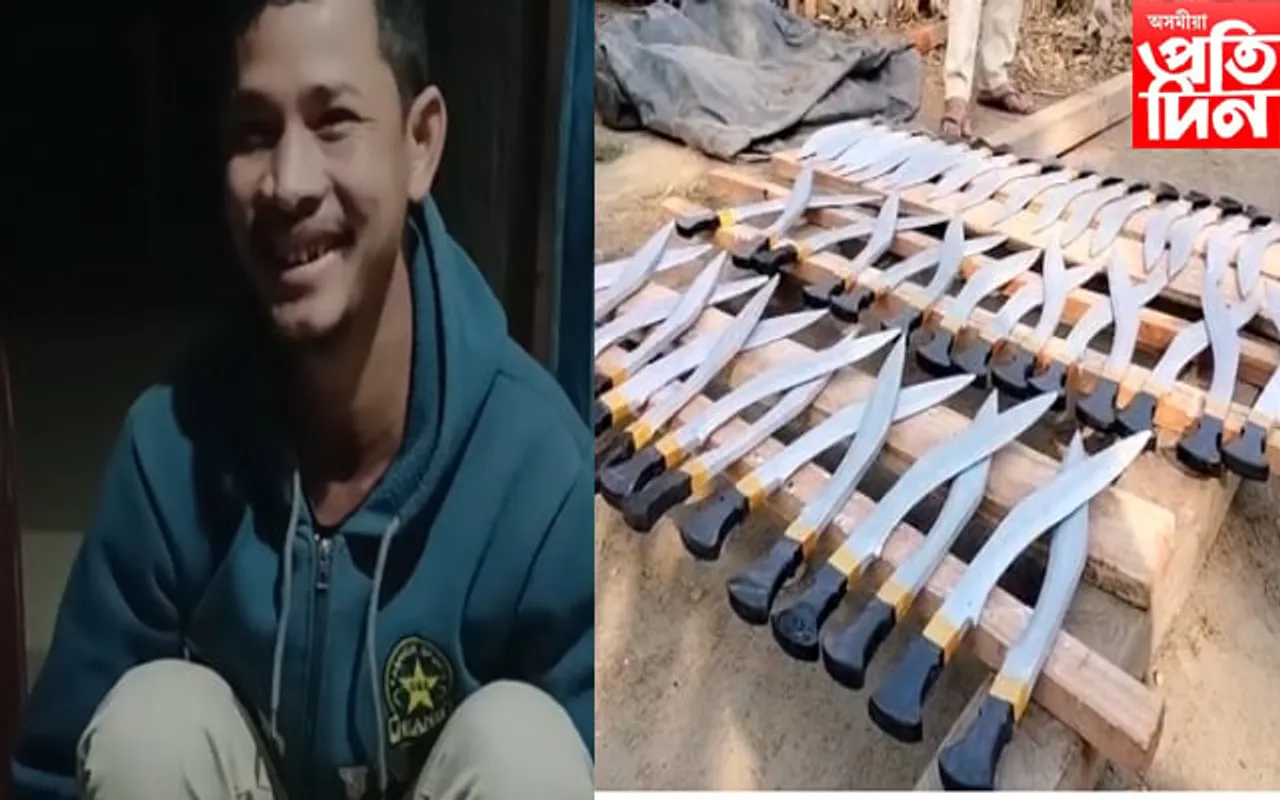 এজন দৰিদ্ৰ ভাস্কৰ্য্য শিল্পীৰ হাতৰ পৰশত প্ৰাণ পাই উঠিছে অৰ্ধ শতাধিক খুকুৰি