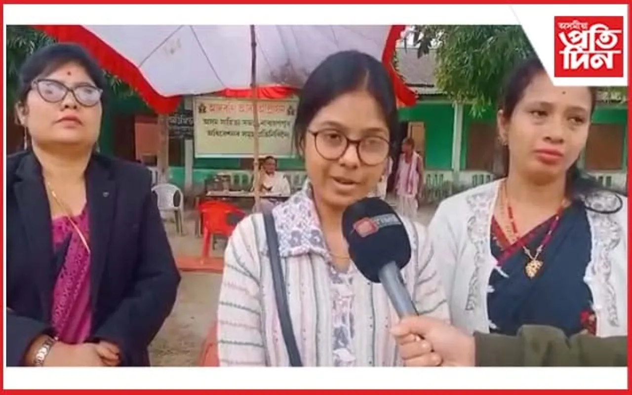 সাহিত্য সভালৈ অহা বহু লোকৰ ভীৰ  মাধৱদেৱৰ জন্মস্থান লেটেকুপুখুৰীত